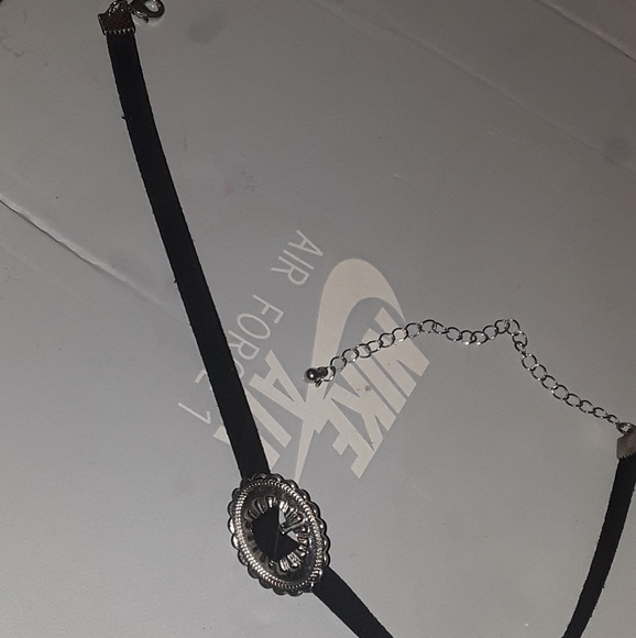 Black choker - Picture 3 of 3